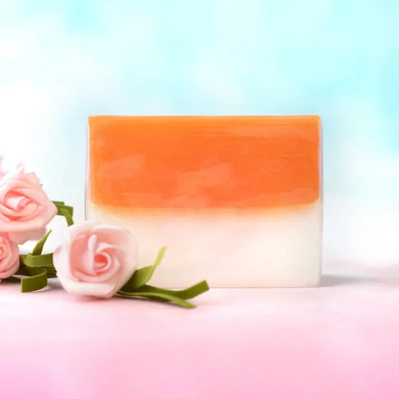 Kojic Acid and Glutathione Soap Cleansing and Bathing Essential Oil Soap Two-In-One Plant Essential Oil Soap Body Care Soap Containing Sweet Orange Essential Oil Vc to Brighten Skin 100g