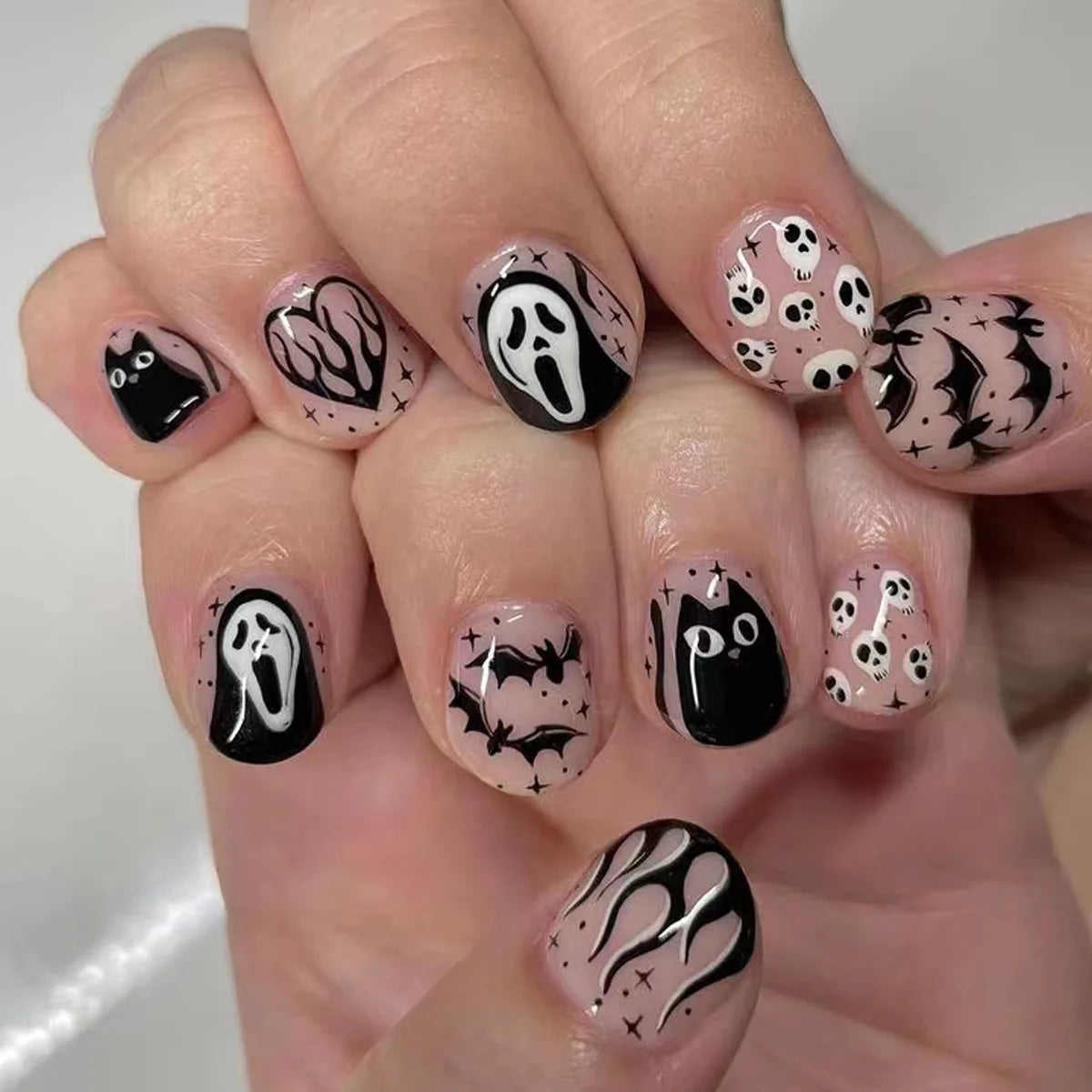 24 Pcs Halloween Skull Full Coverage Press On Nails Fake Nails Reusable False Nail Jelly Tabs Shiny Wear Nail for Women&Girl